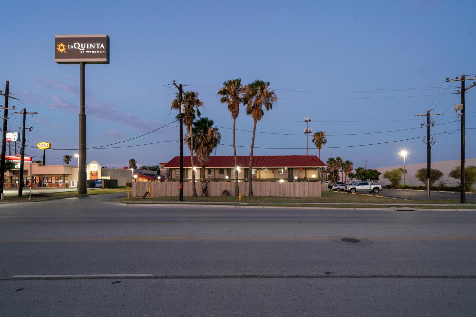 La Quinta Inn By Wyndham Corpus Christi North Екстериор снимка