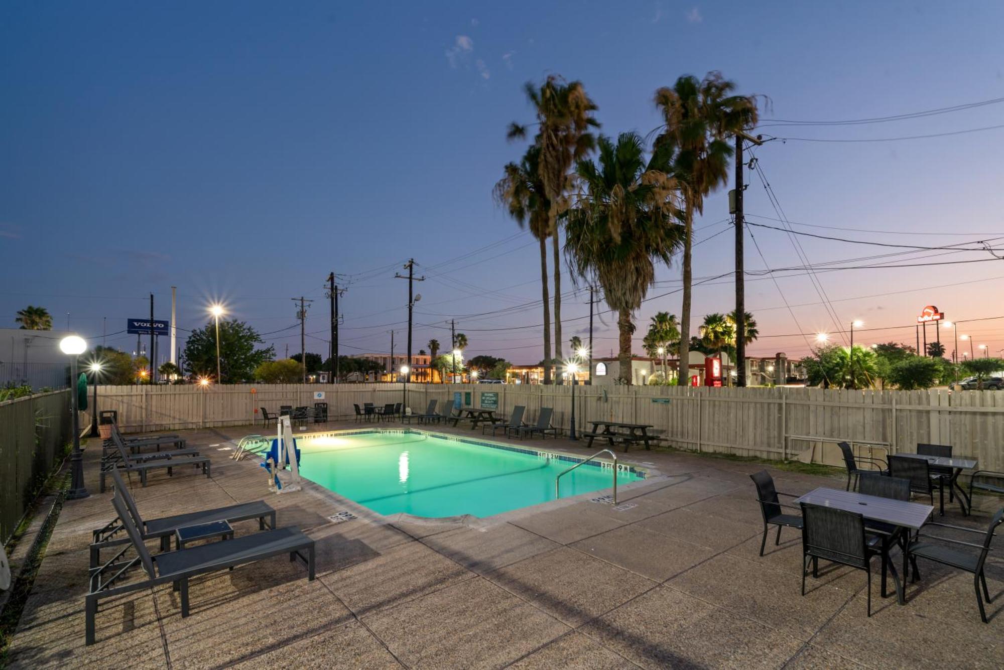 La Quinta Inn By Wyndham Corpus Christi North Екстериор снимка