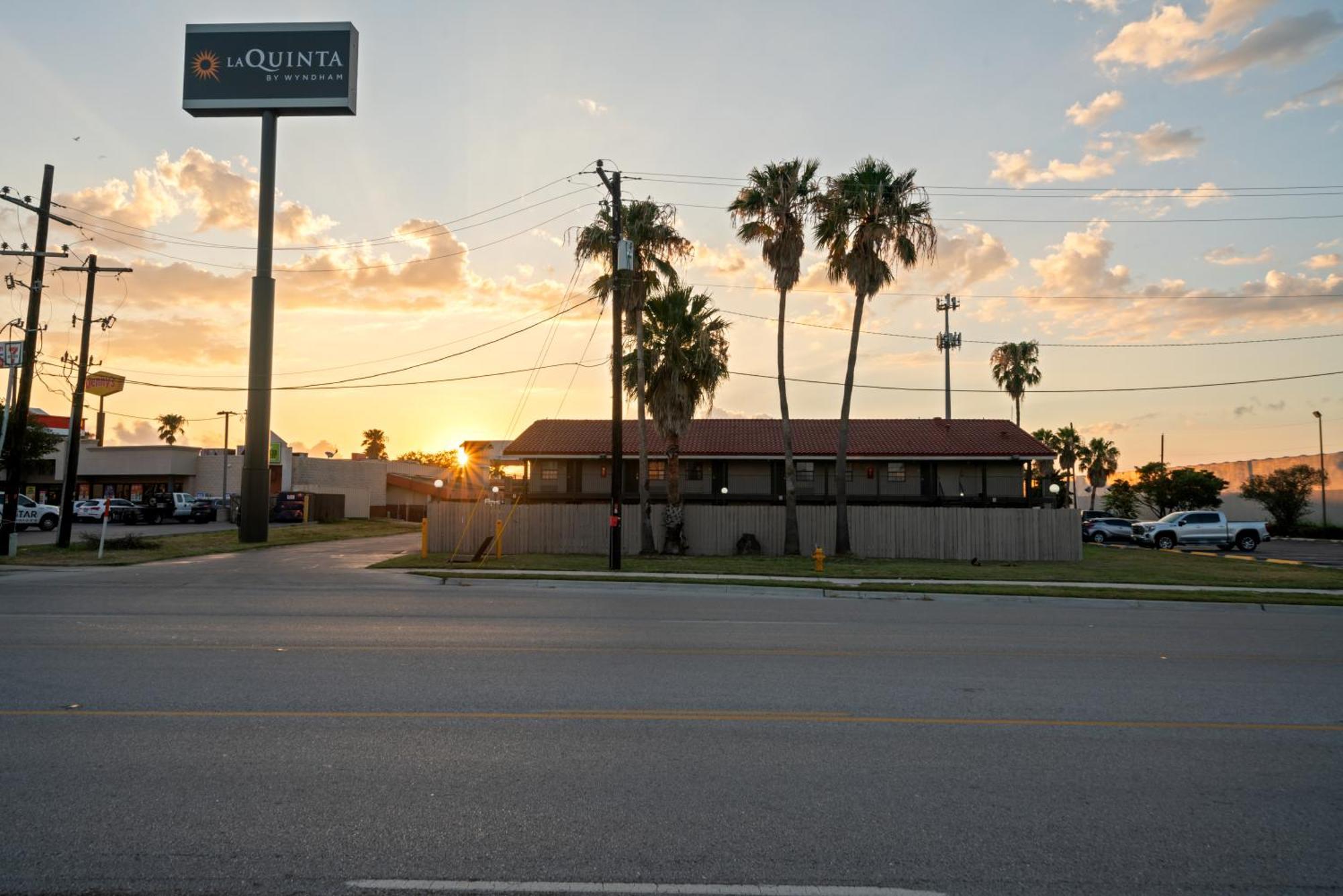 La Quinta Inn By Wyndham Corpus Christi North Екстериор снимка