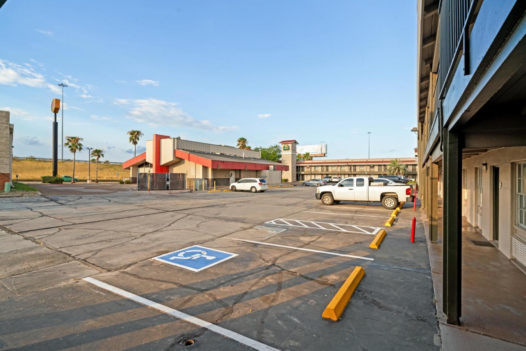 La Quinta Inn By Wyndham Corpus Christi North Екстериор снимка