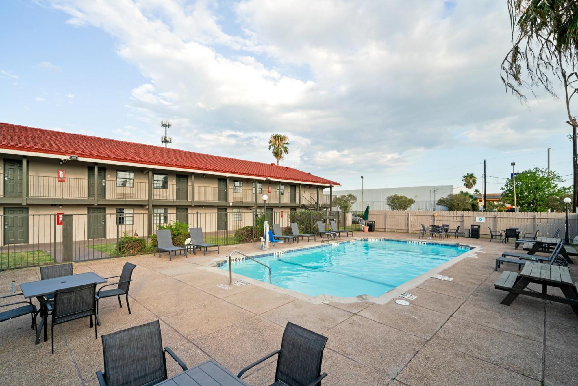 La Quinta Inn By Wyndham Corpus Christi North Екстериор снимка