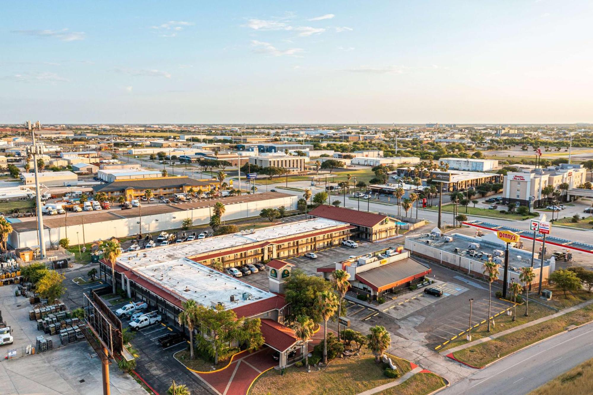 La Quinta Inn By Wyndham Corpus Christi North Екстериор снимка