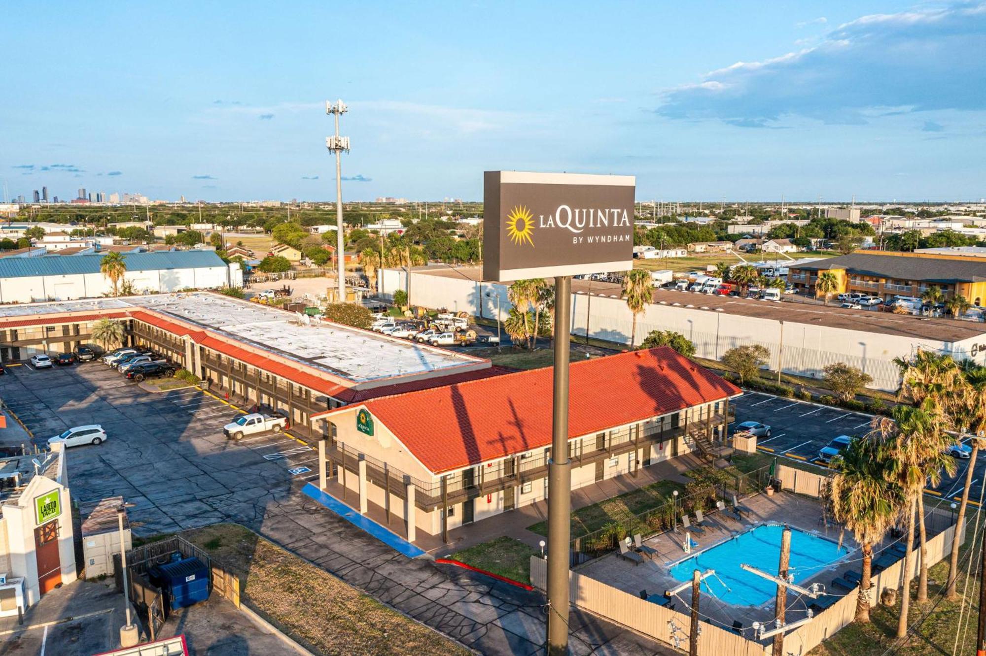 La Quinta Inn By Wyndham Corpus Christi North Екстериор снимка