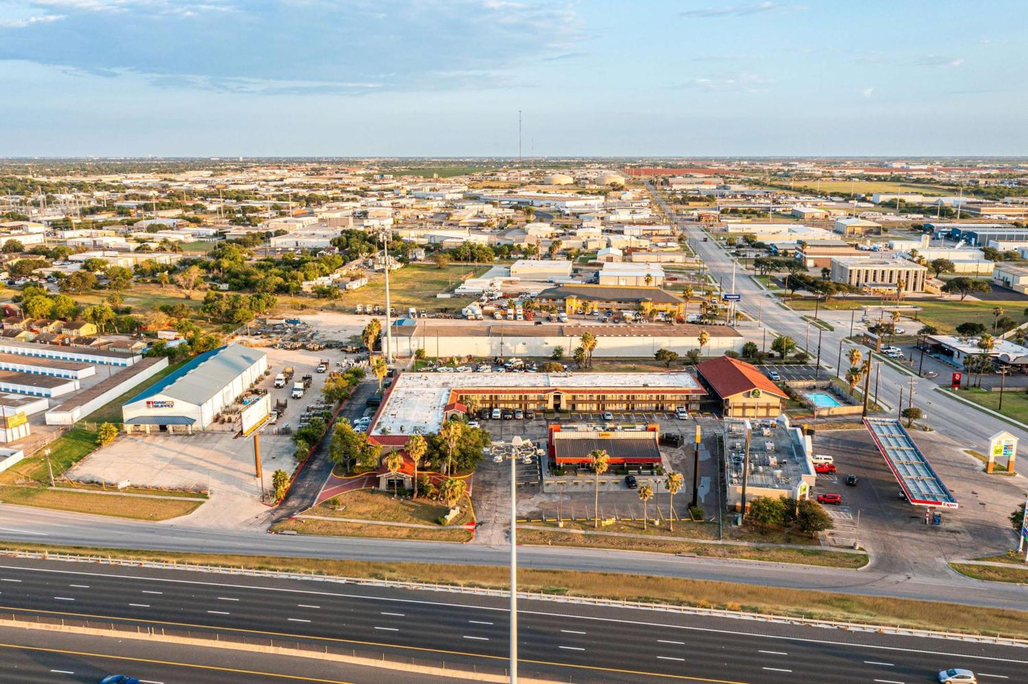 La Quinta Inn By Wyndham Corpus Christi North Екстериор снимка
