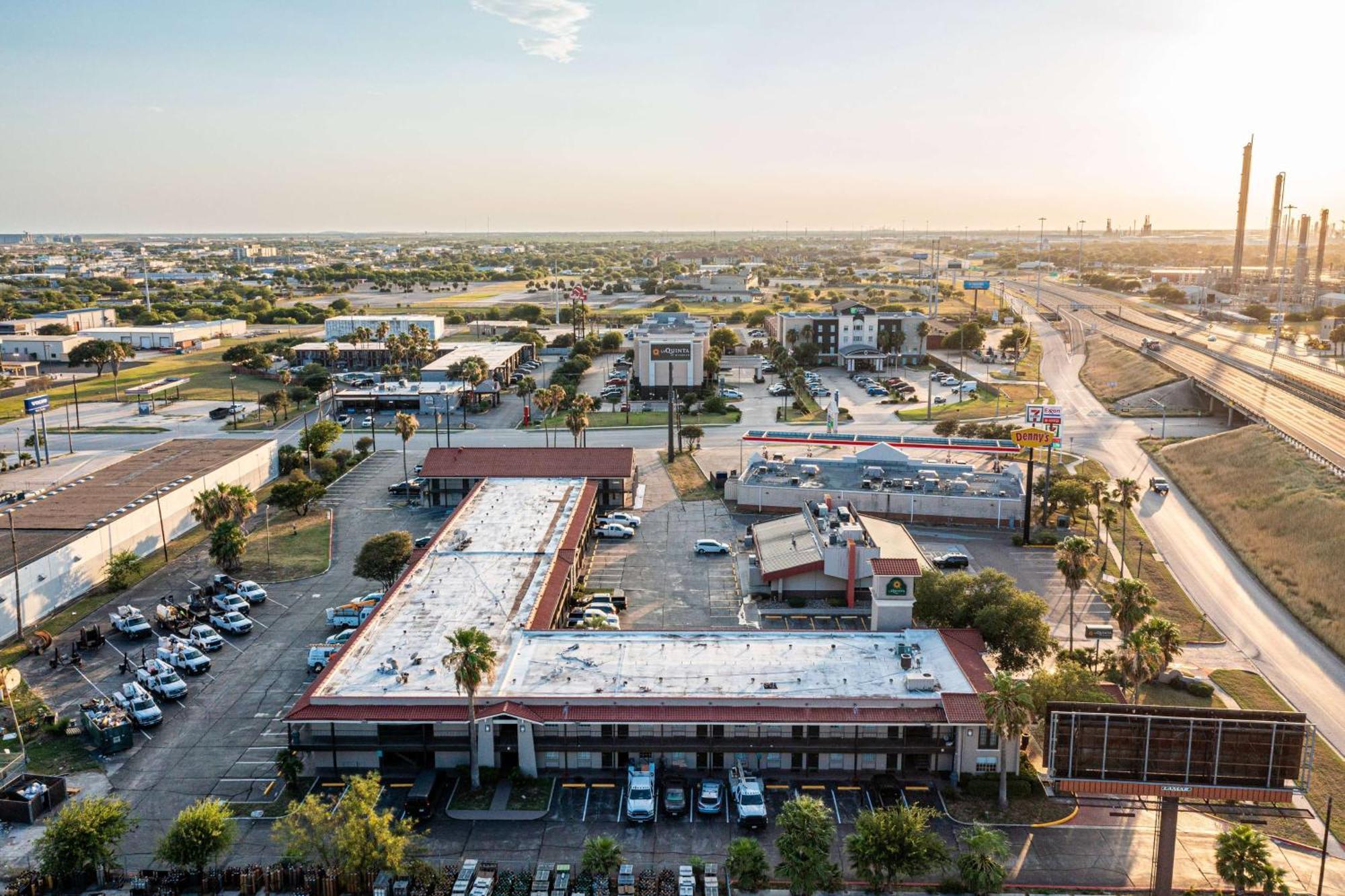La Quinta Inn By Wyndham Corpus Christi North Екстериор снимка