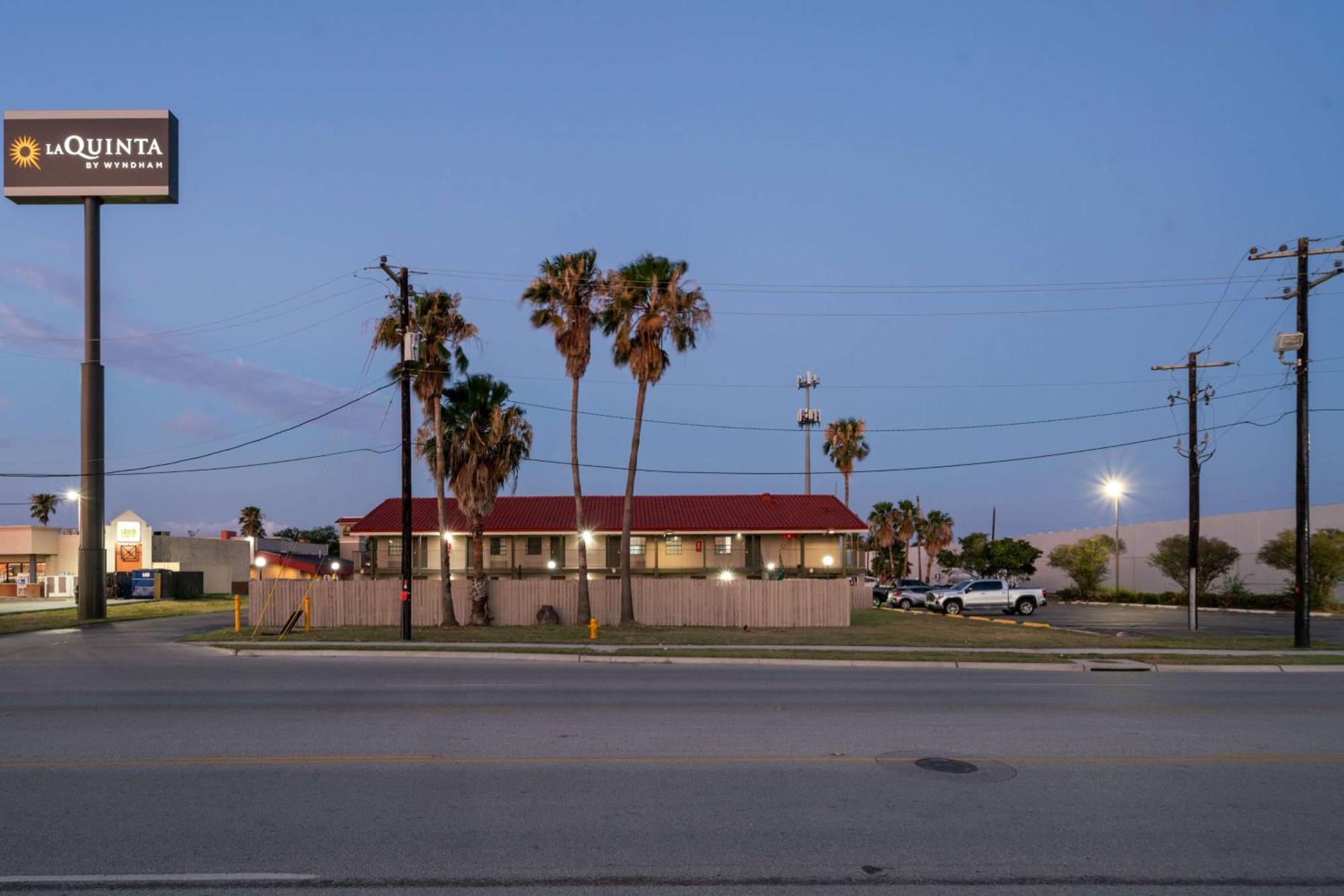 La Quinta Inn By Wyndham Corpus Christi North Екстериор снимка