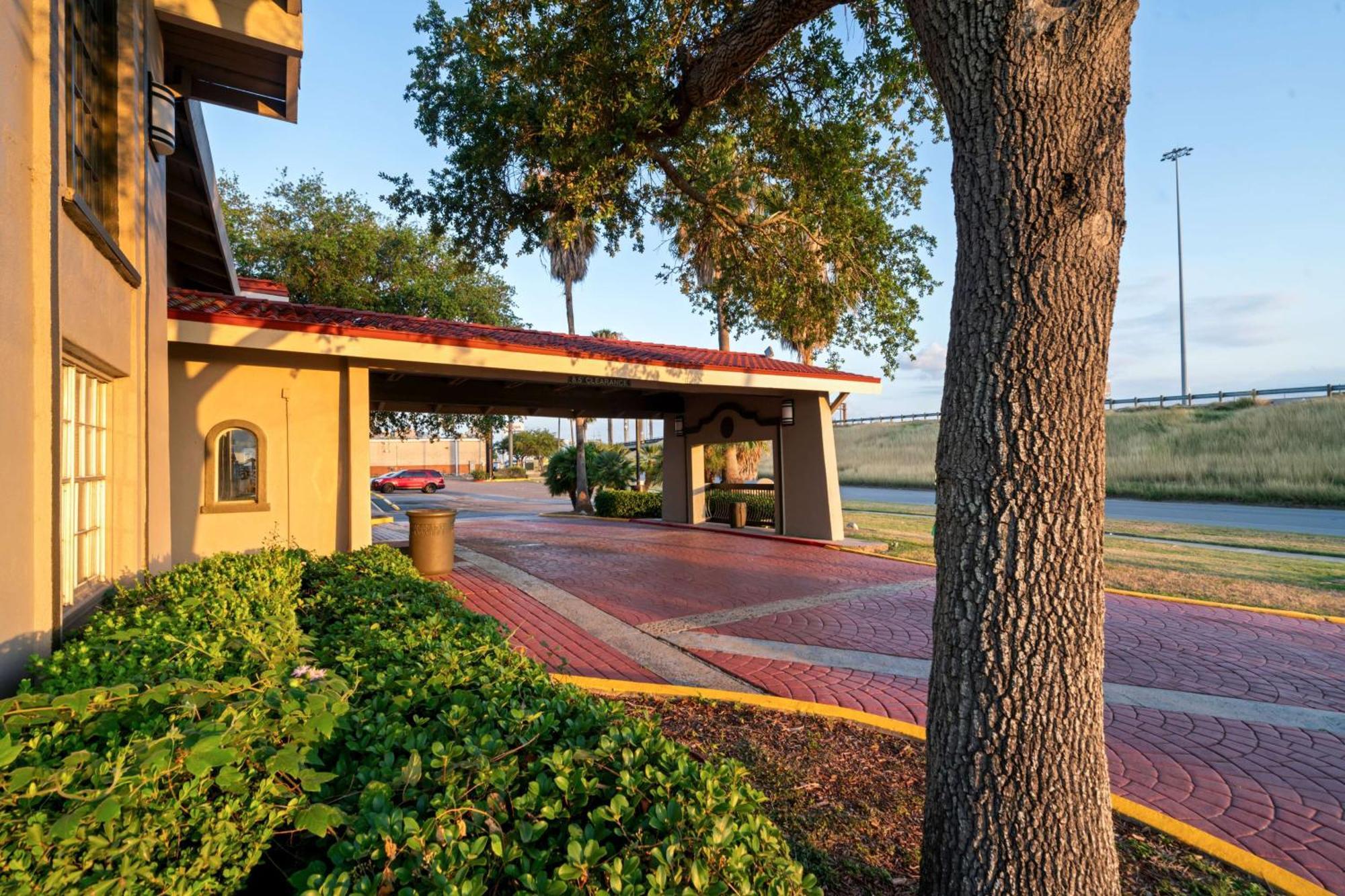 La Quinta Inn By Wyndham Corpus Christi North Екстериор снимка